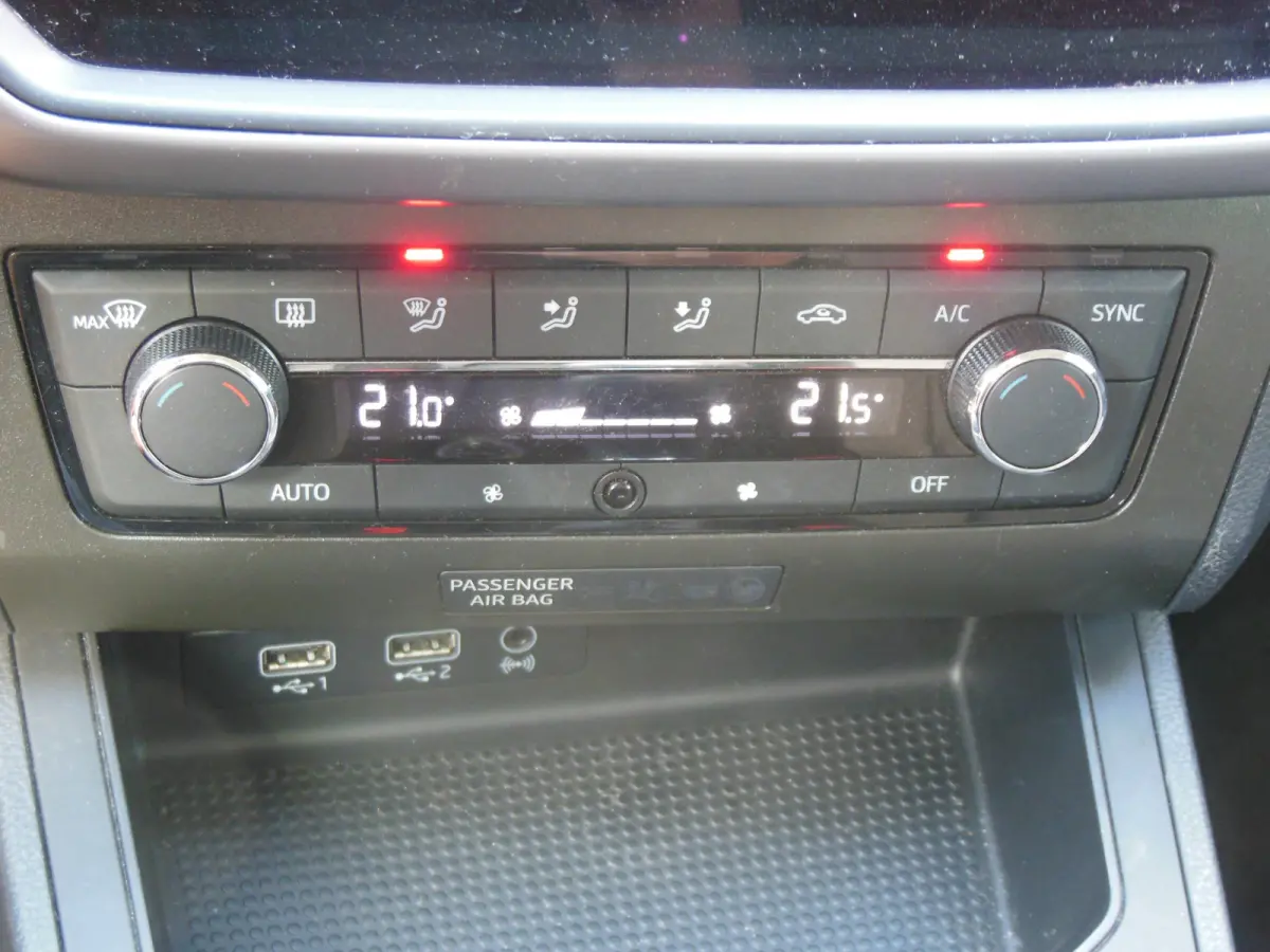 1.0 TSI Style Business Intense Staat in De Krim