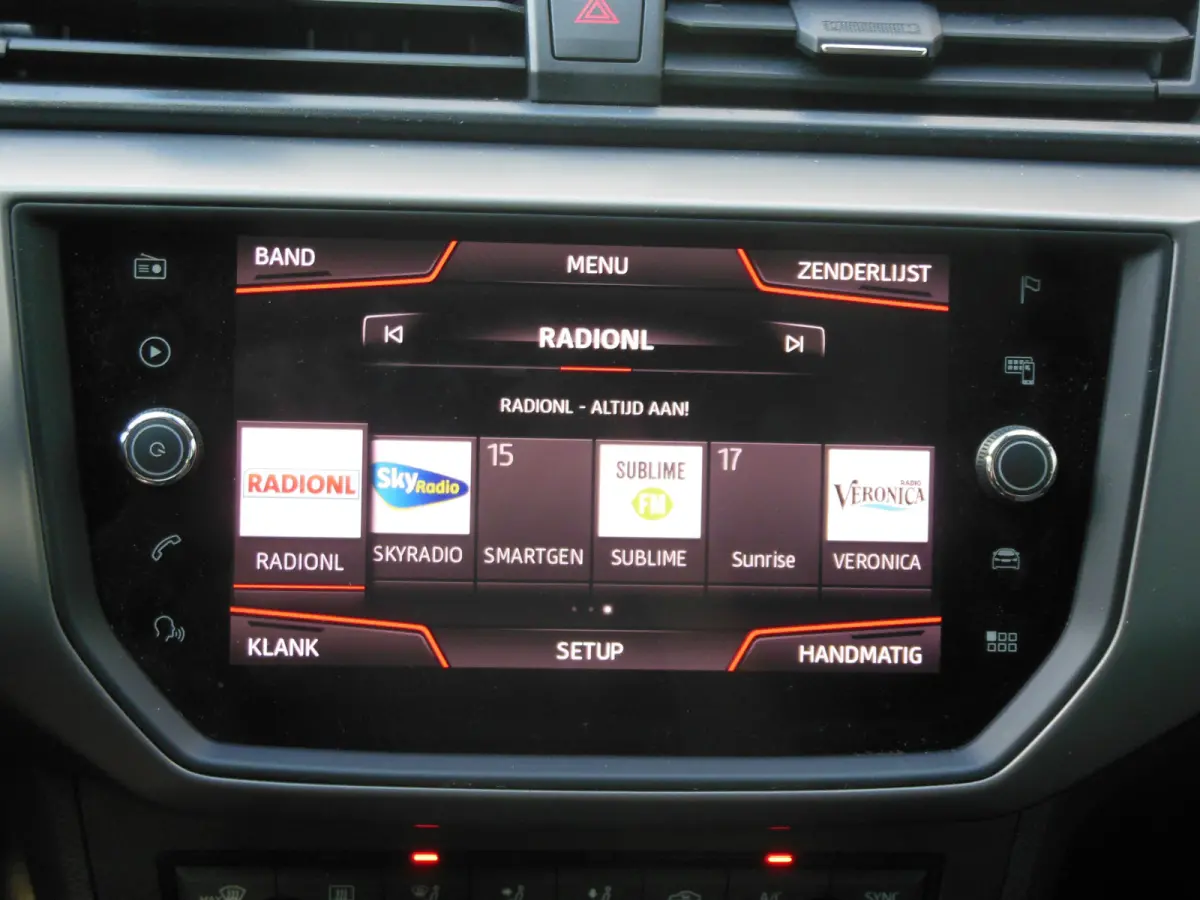 1.0 TSI Style Business Intense Staat in De Krim