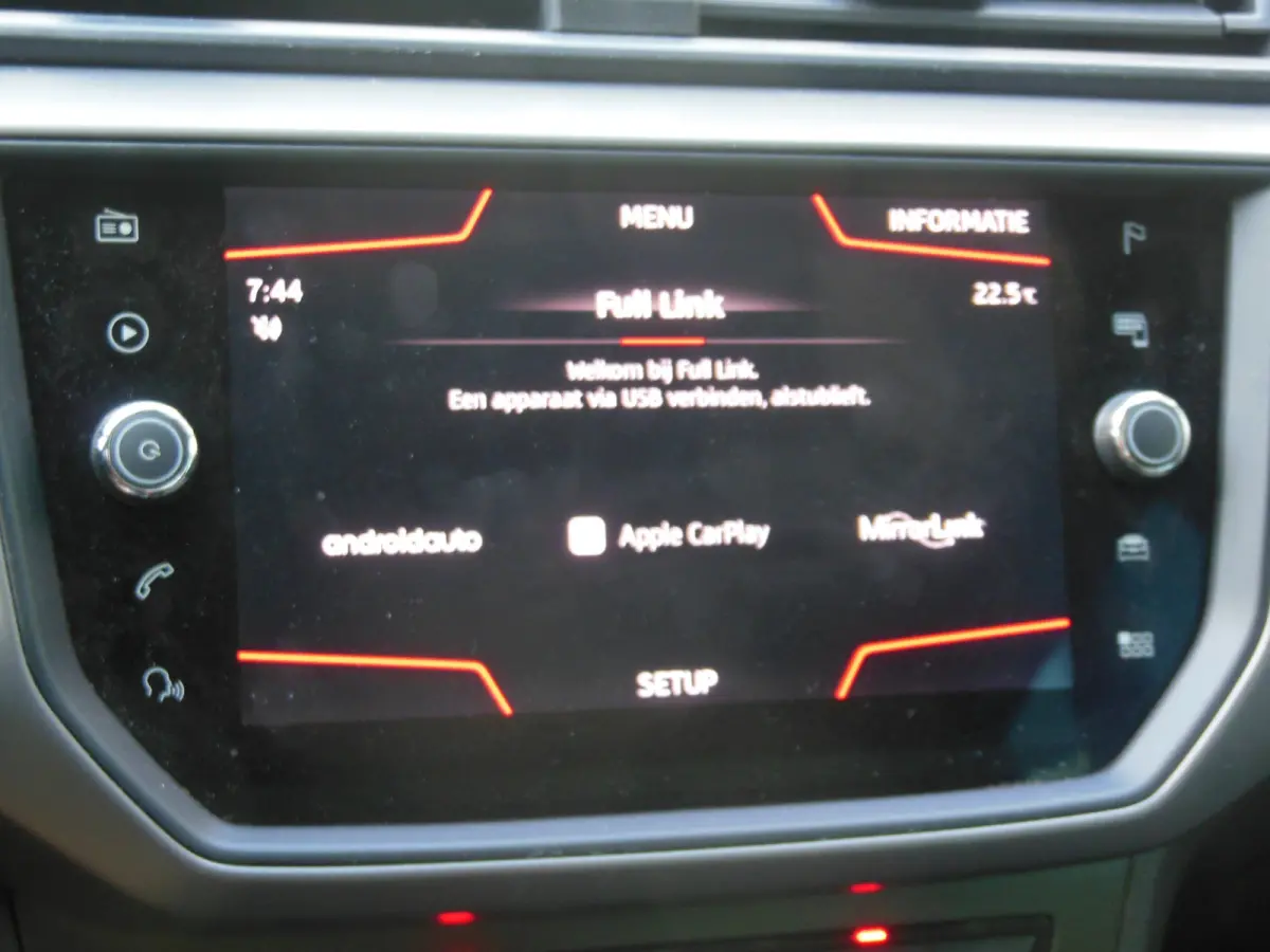 1.0 TSI Style Business Intense Staat in De Krim