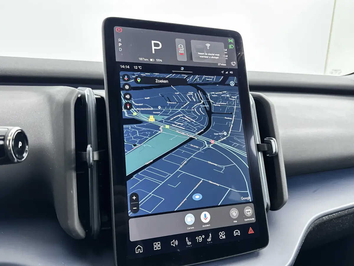 Single Motor Core 18" | Stoel/stuurverwarming | Adaptieve cruise | Parkeercamera | Kunstleder | Park Assist achter | Apple Carplay Buitenspiegels elektrisch inklapbaar | LED koplampen | Lich