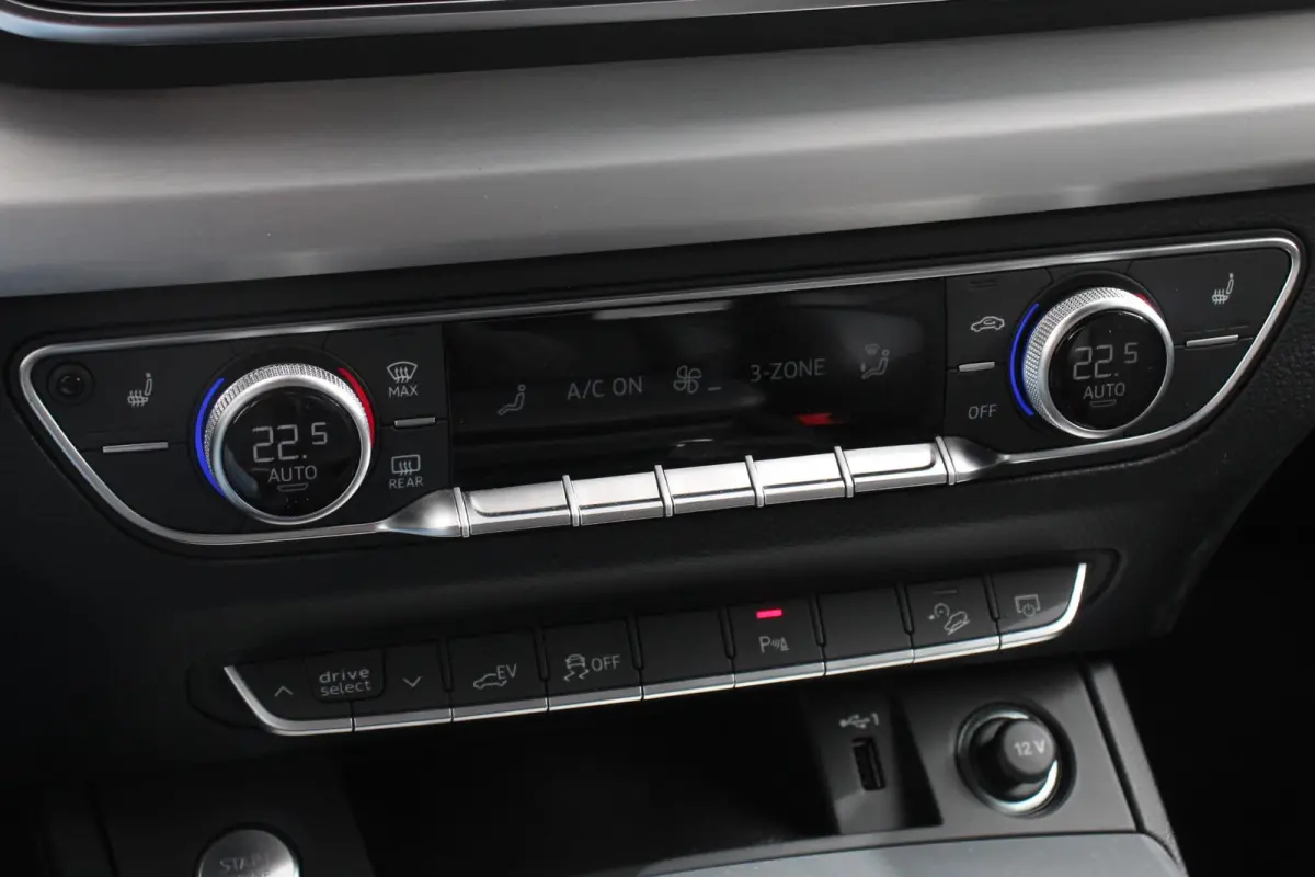 50 TFSI e S Edition S-Tronic Plug in Hybrid Navigatie Climate Control Camera Adaptive Cruise Control Elektrische Achterklep Led Matrix Stoelverwarming