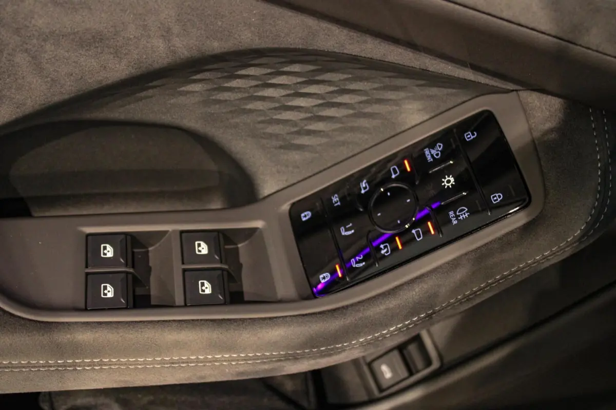 2.0 e-hybrid S edition 367PK LUCHTV | PANO