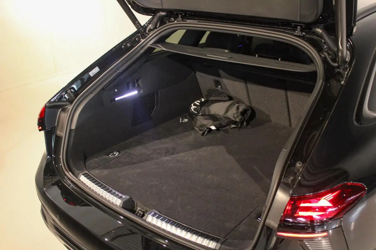 2.0 e-hybrid S edition 367PK LUCHTV | PANO