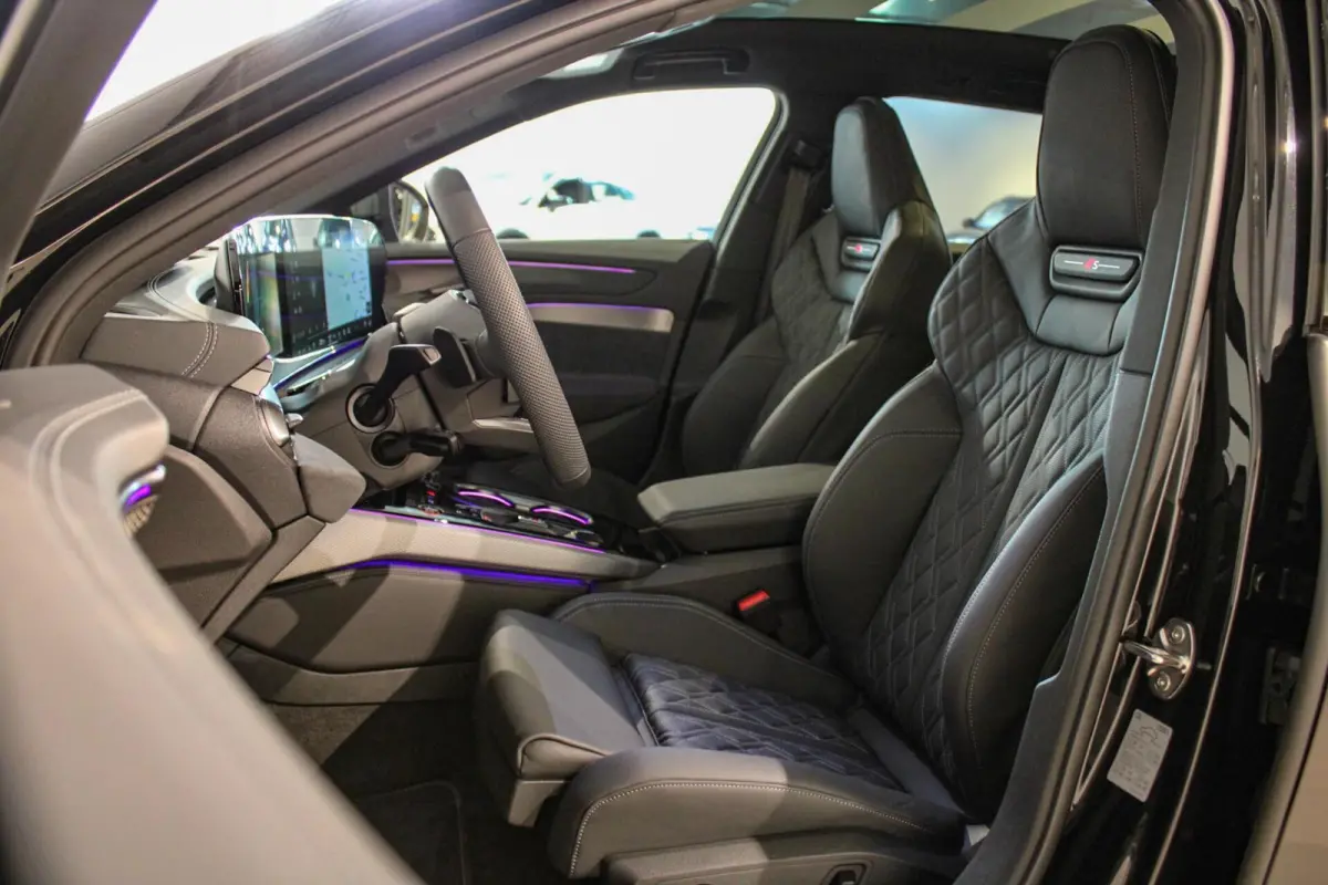2.0 e-hybrid S edition 367PK LUCHTV | PANO