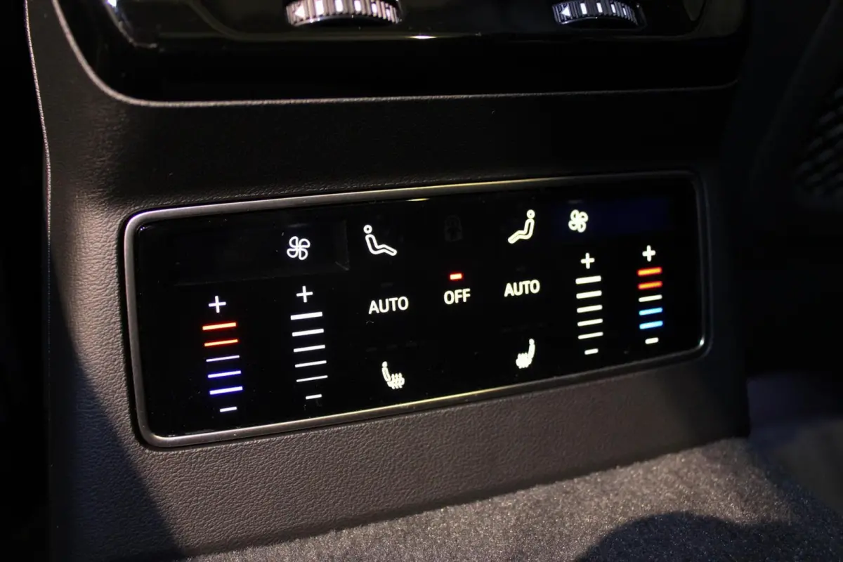 2.0 e-hybrid S edition 367PK LUCHTV | PANO