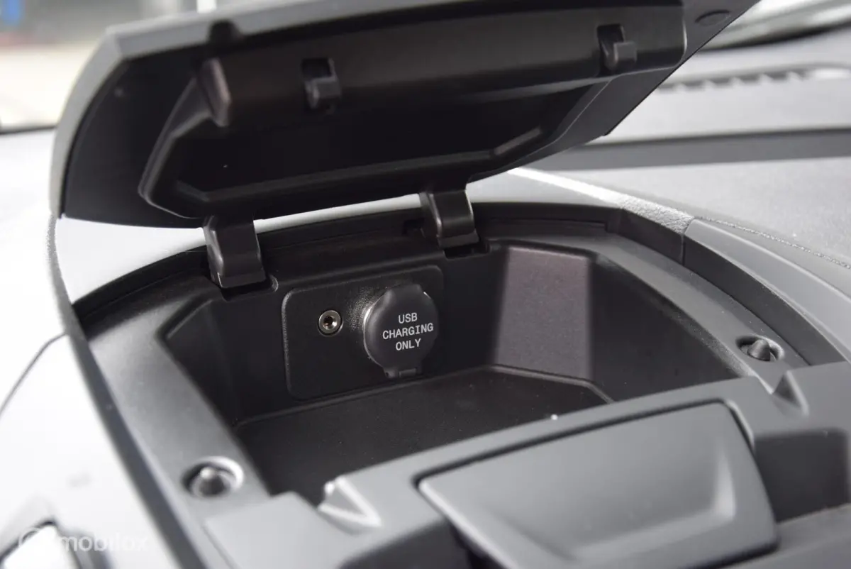 1.5 TDCI Trend Driver Assistance pakket + Bluetooth