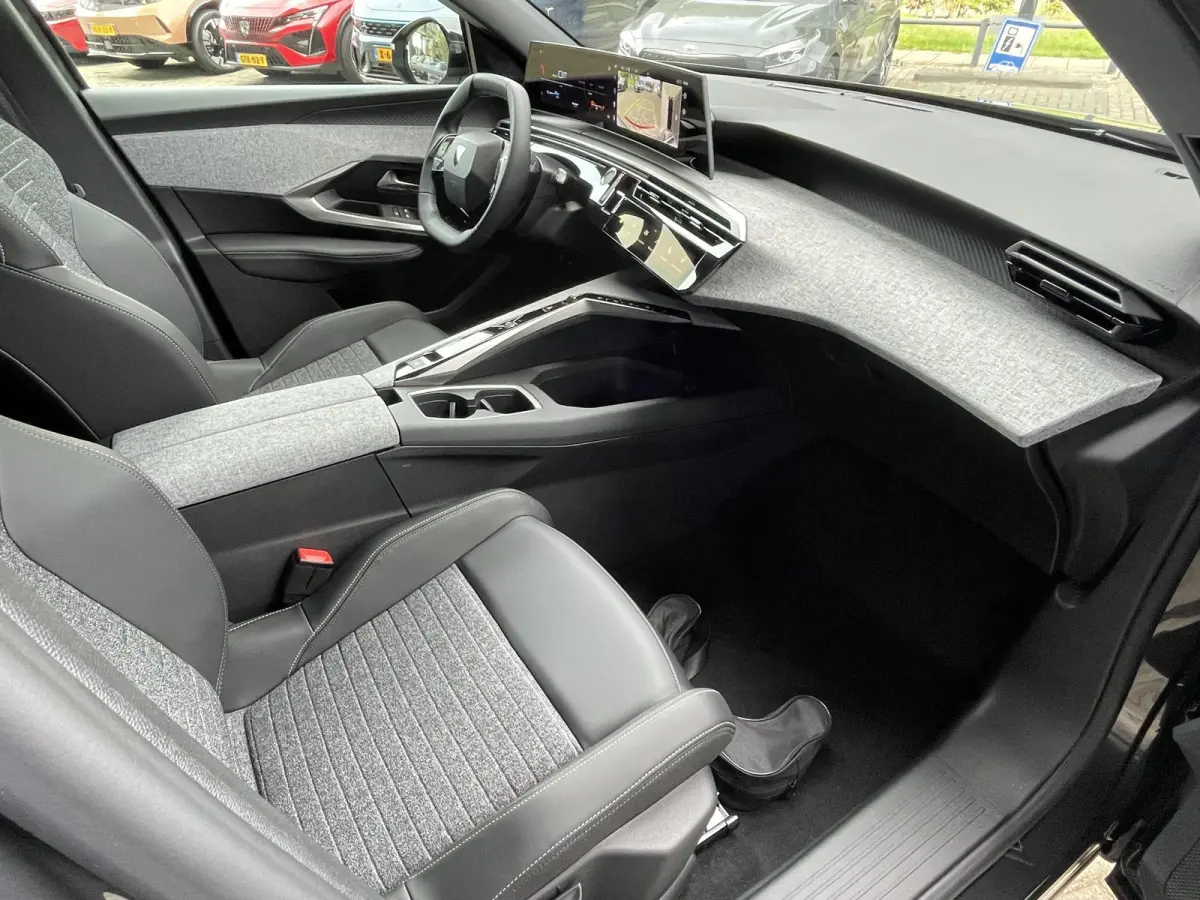1.6 plug-in Hybrid 195 Allure