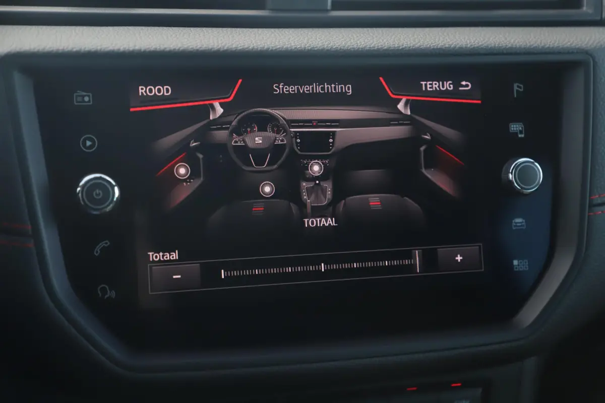 1.0 TSI FR Business Intense Trekhaak Virtual Cockpit Keyless Navigatie Achteruitrijcamera Adaptive Cruise 18 inch LMV