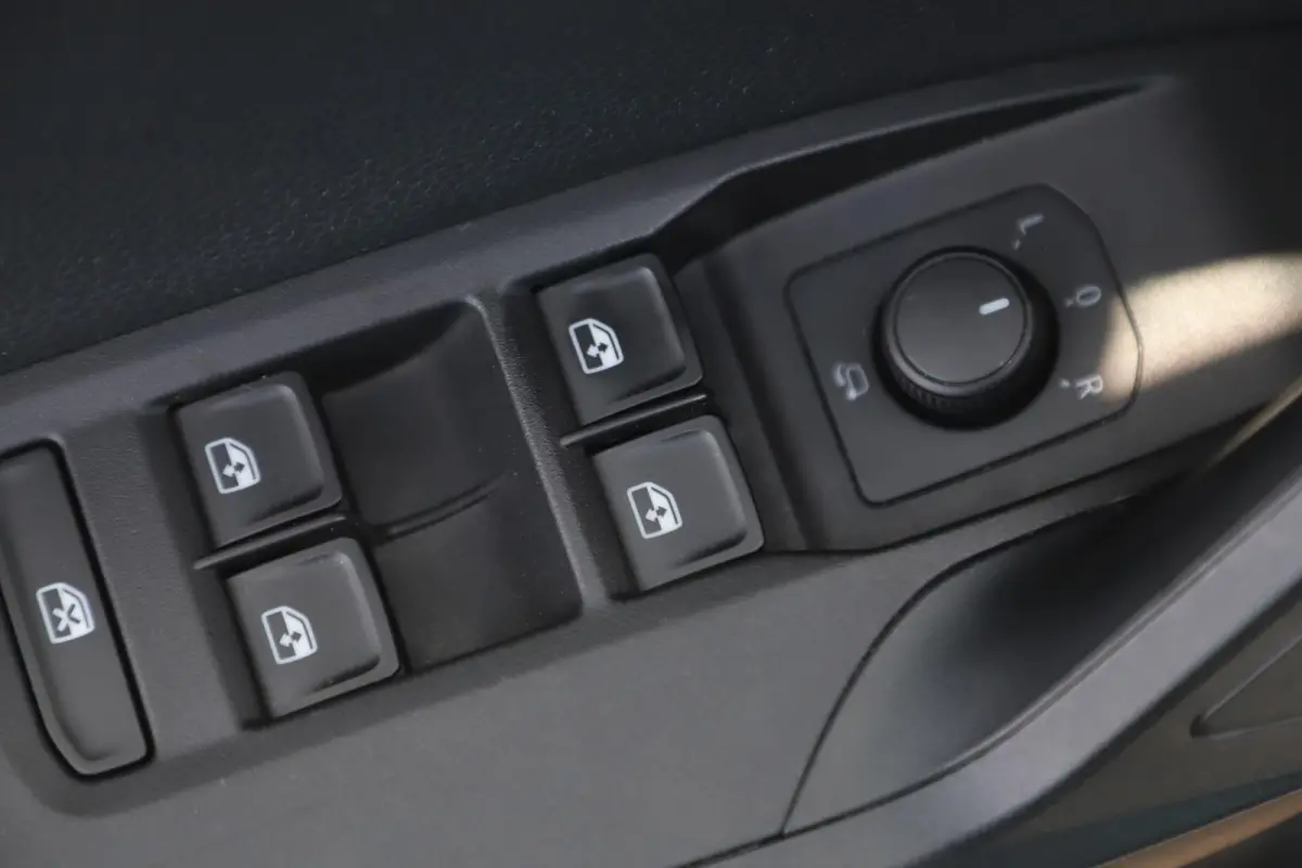 1.0 TSI FR Business Intense Trekhaak Virtual Cockpit Keyless Navigatie Achteruitrijcamera Adaptive Cruise 18 inch LMV