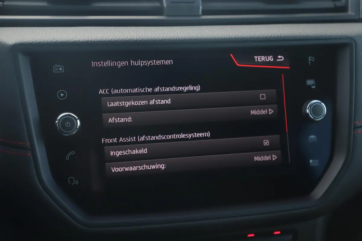 1.0 TSI FR Business Intense Trekhaak Virtual Cockpit Keyless Navigatie Achteruitrijcamera Adaptive Cruise 18 inch LMV