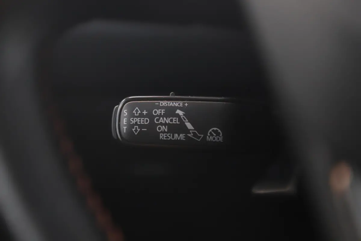 1.0 TSI FR Business Intense Trekhaak Virtual Cockpit Keyless Navigatie Achteruitrijcamera Adaptive Cruise 18 inch LMV
