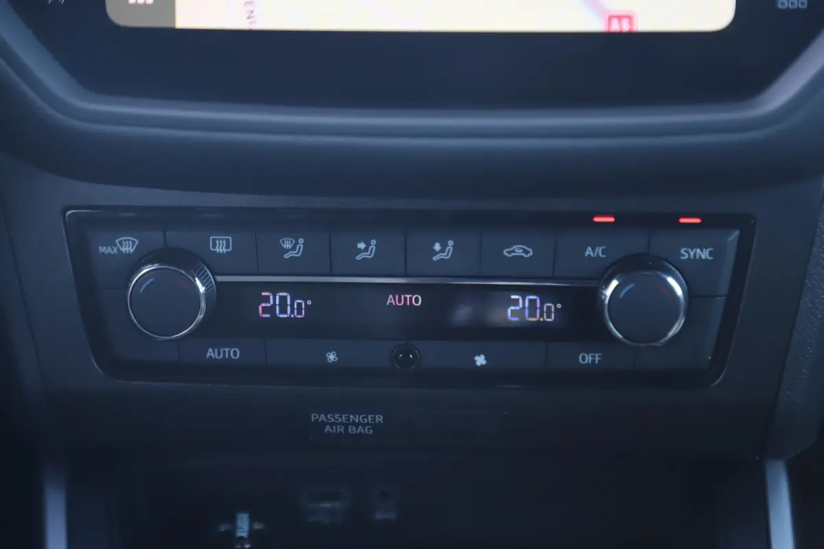 1.0 TSI FR Business Intense Trekhaak Virtual Cockpit Keyless Navigatie Achteruitrijcamera Adaptive Cruise 18 inch LMV
