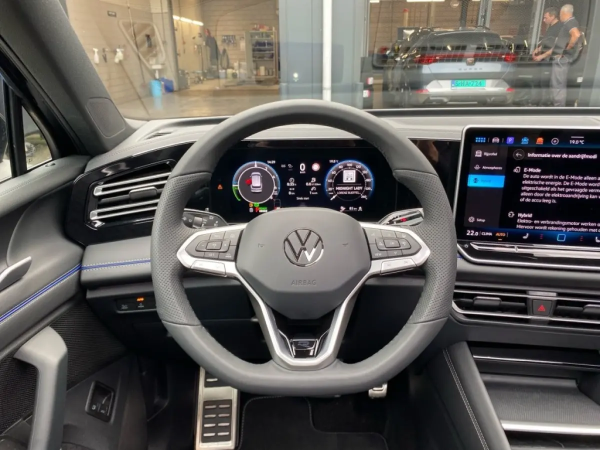 1.5 TSI E-HYBRID R-LINE PANO-DAK/TREKHAAK/CAMERA/CARPLAY/ACC