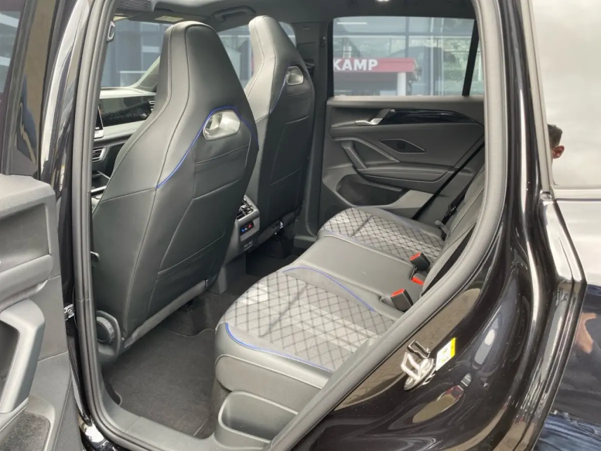 1.5 TSI E-HYBRID R-LINE PANO-DAK/TREKHAAK/CAMERA/CARPLAY/ACC