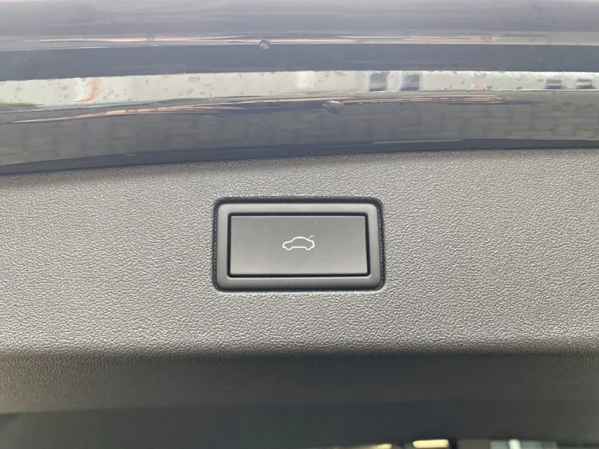 1.5 TSI E-HYBRID R-LINE PANO-DAK/TREKHAAK/CAMERA/CARPLAY/ACC