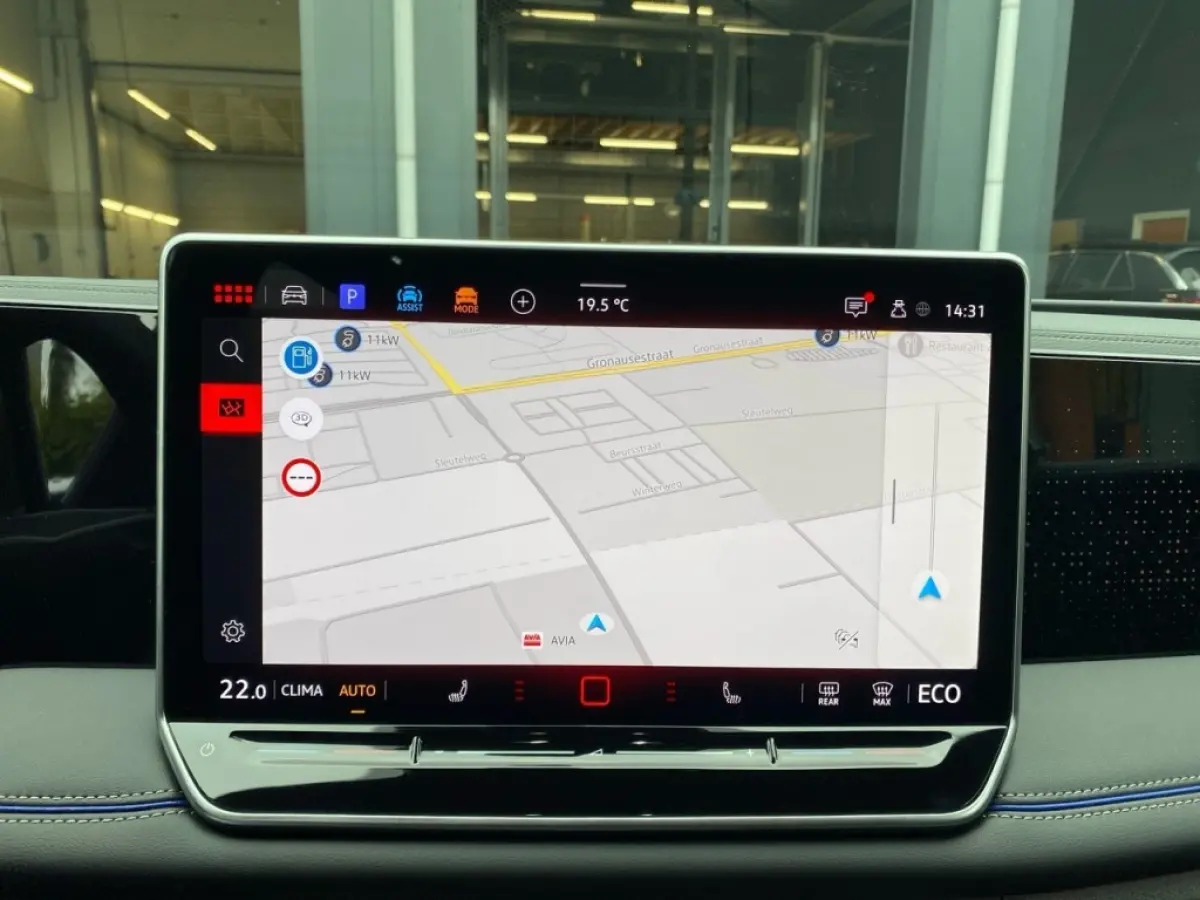 1.5 TSI E-HYBRID R-LINE PANO-DAK/TREKHAAK/CAMERA/CARPLAY/ACC