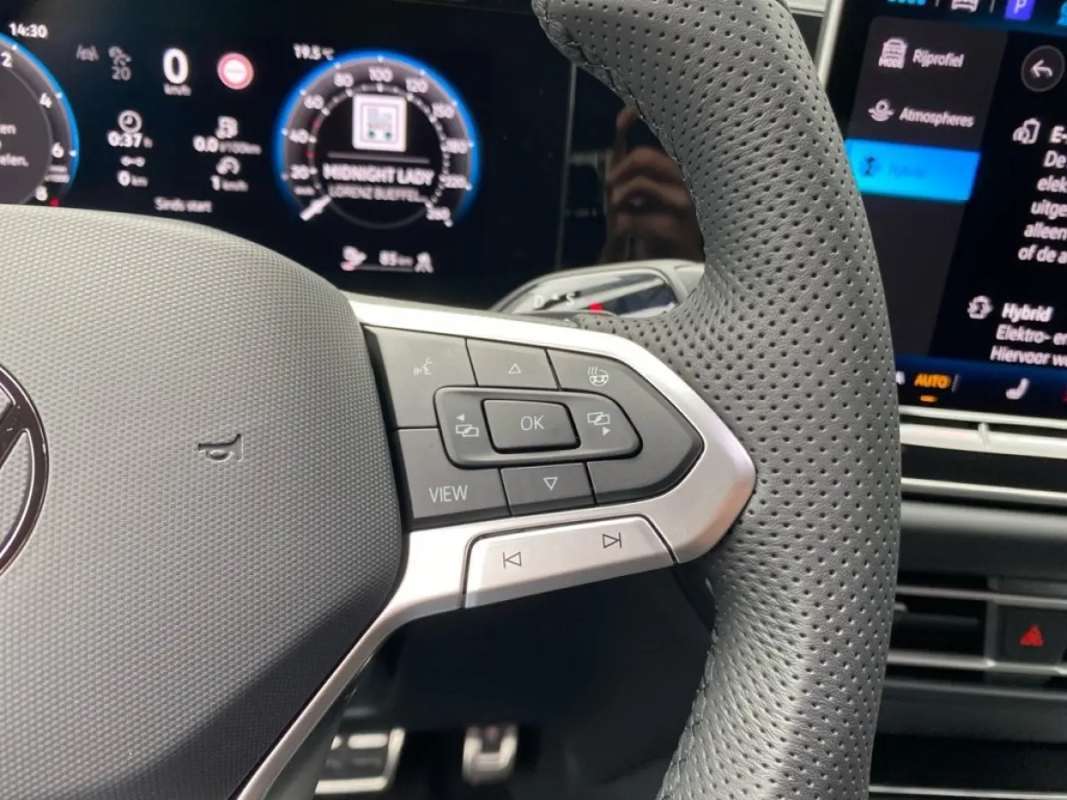 1.5 TSI E-HYBRID R-LINE PANO-DAK/TREKHAAK/CAMERA/CARPLAY/ACC