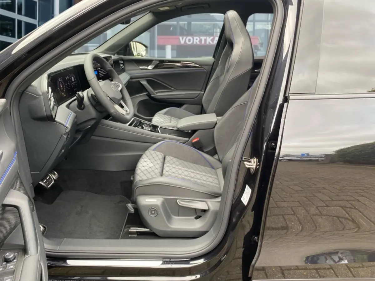 1.5 TSI E-HYBRID R-LINE PANO-DAK/TREKHAAK/CAMERA/CARPLAY/ACC