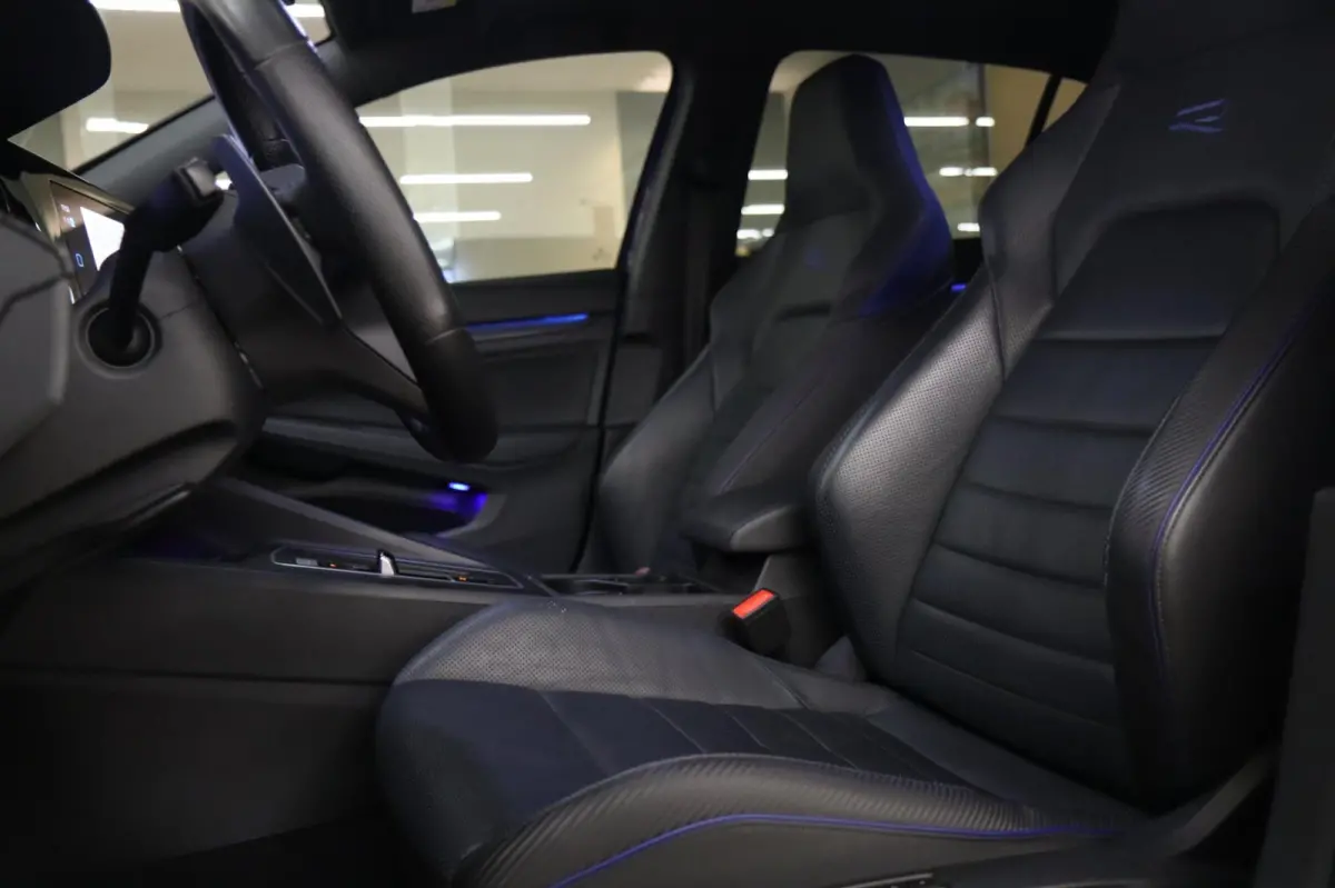 2.0 TSI R 4Motion PERFORMANCE/PANO/HUD/HK/BLINDSPOT/VOL