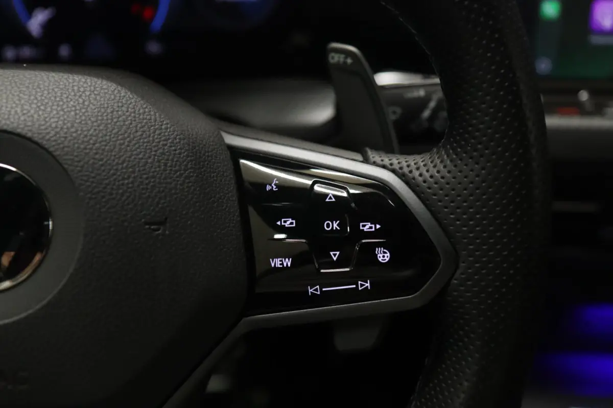 2.0 TSI R 4Motion PERFORMANCE/PANO/HUD/HK/BLINDSPOT/VOL