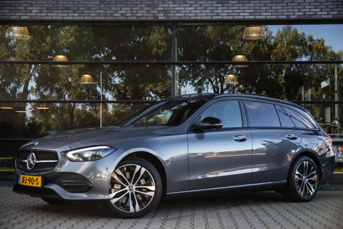 300e Luxury Line , Pano, Stoelventilatie, Adap. Cruise, HUD, Memory