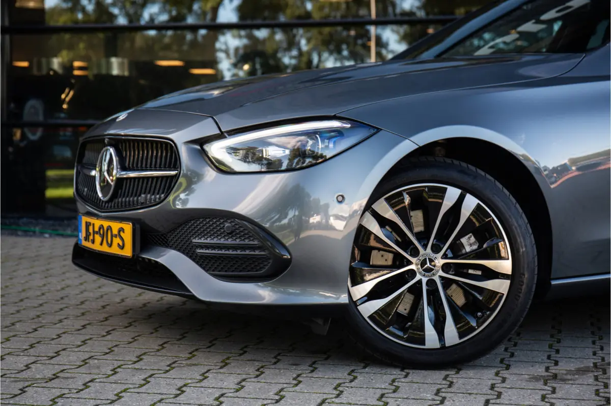 300e Luxury Line , Pano, Stoelventilatie, Adap. Cruise, HUD, Memory