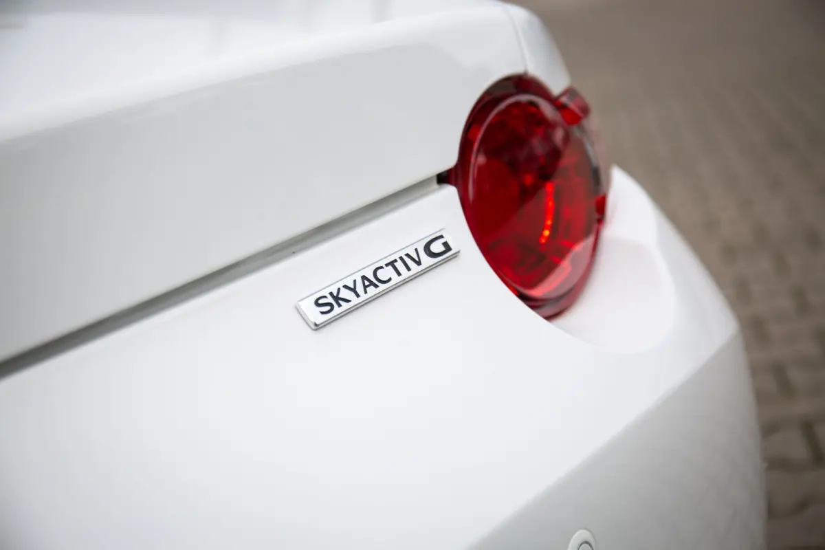 2.0 SkyActiv-G 184 Exclusive Line , Carplay, Achteruitrijcamera, Stoelverwarming, Keyless