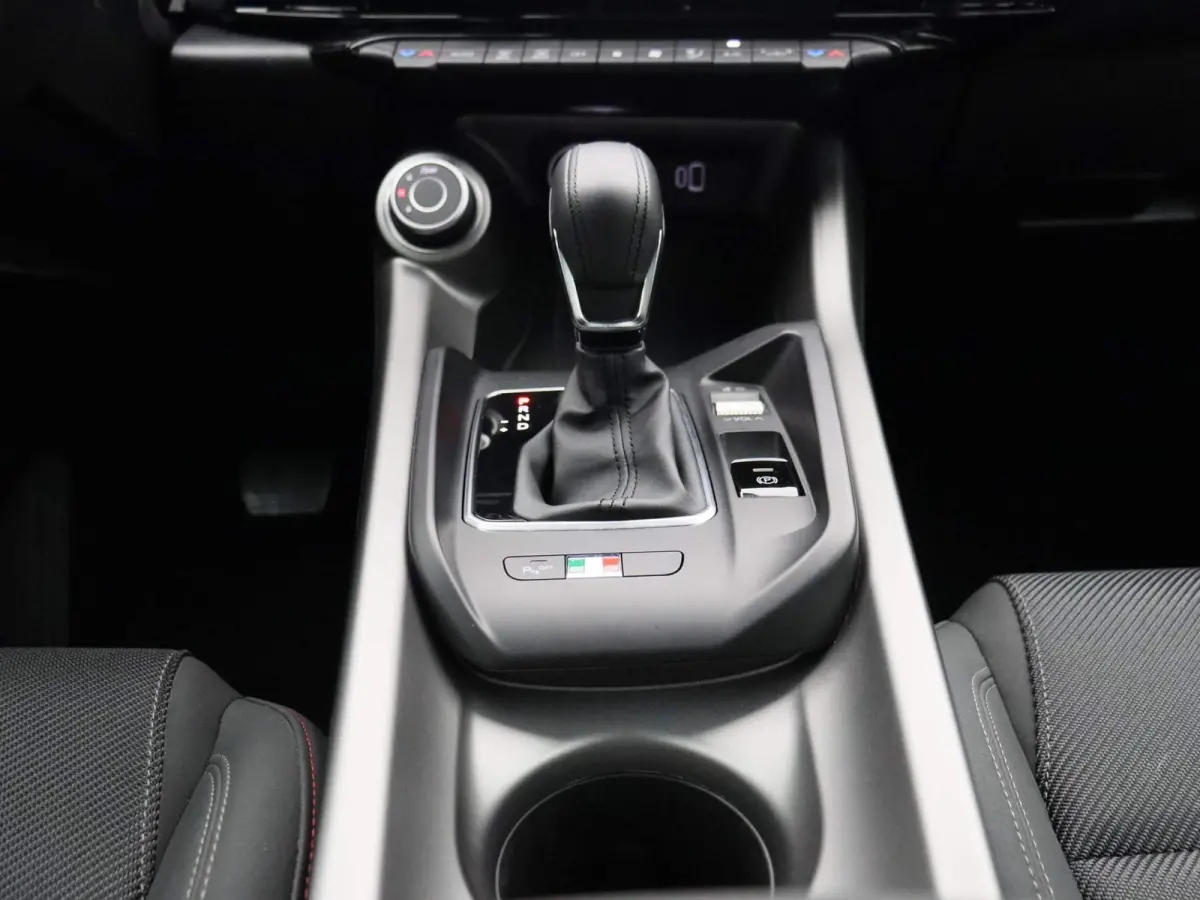 1.5T Hybrid Sprint | ECC | Navigatie | Lichtmetalen velgen | Parkeersensoren | Apple carplay / Android auto