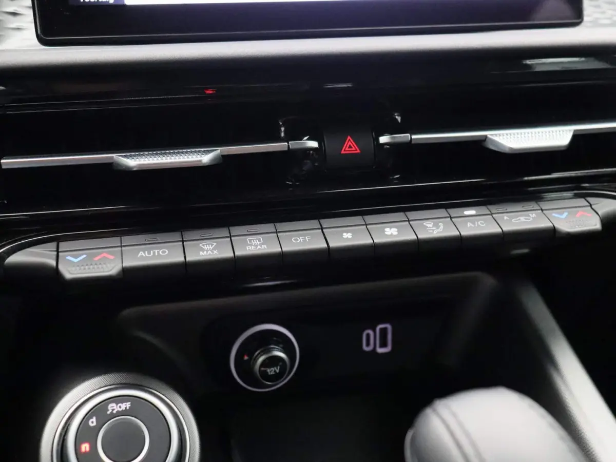 1.5T Hybrid Sprint | ECC | Navigatie | Lichtmetalen velgen | Parkeersensoren | Apple carplay / Android auto