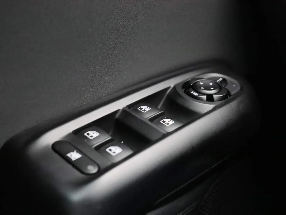 1.5T Hybrid Sprint | ECC | Navigatie | Lichtmetalen velgen | Parkeersensoren | Apple carplay / Android auto
