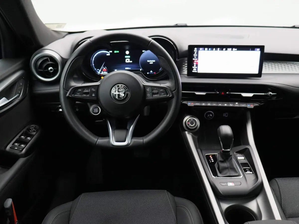 1.5T Hybrid Sprint | ECC | Navigatie | Lichtmetalen velgen | Parkeersensoren | Apple carplay / Android auto
