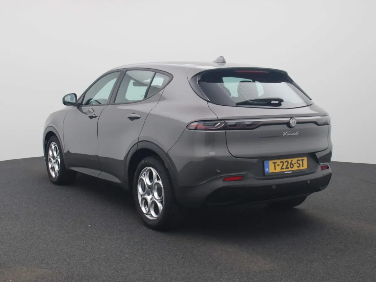 1.5T Hybrid Sprint | ECC | Navigatie | Lichtmetalen velgen | Parkeersensoren | Apple carplay / Android auto
