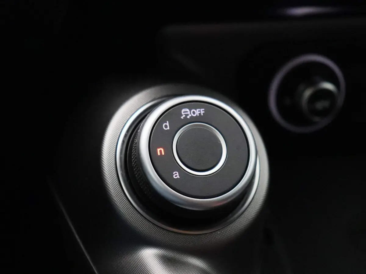 1.5T Hybrid Sprint | ECC | Navigatie | Lichtmetalen velgen | Parkeersensoren | Apple carplay / Android auto