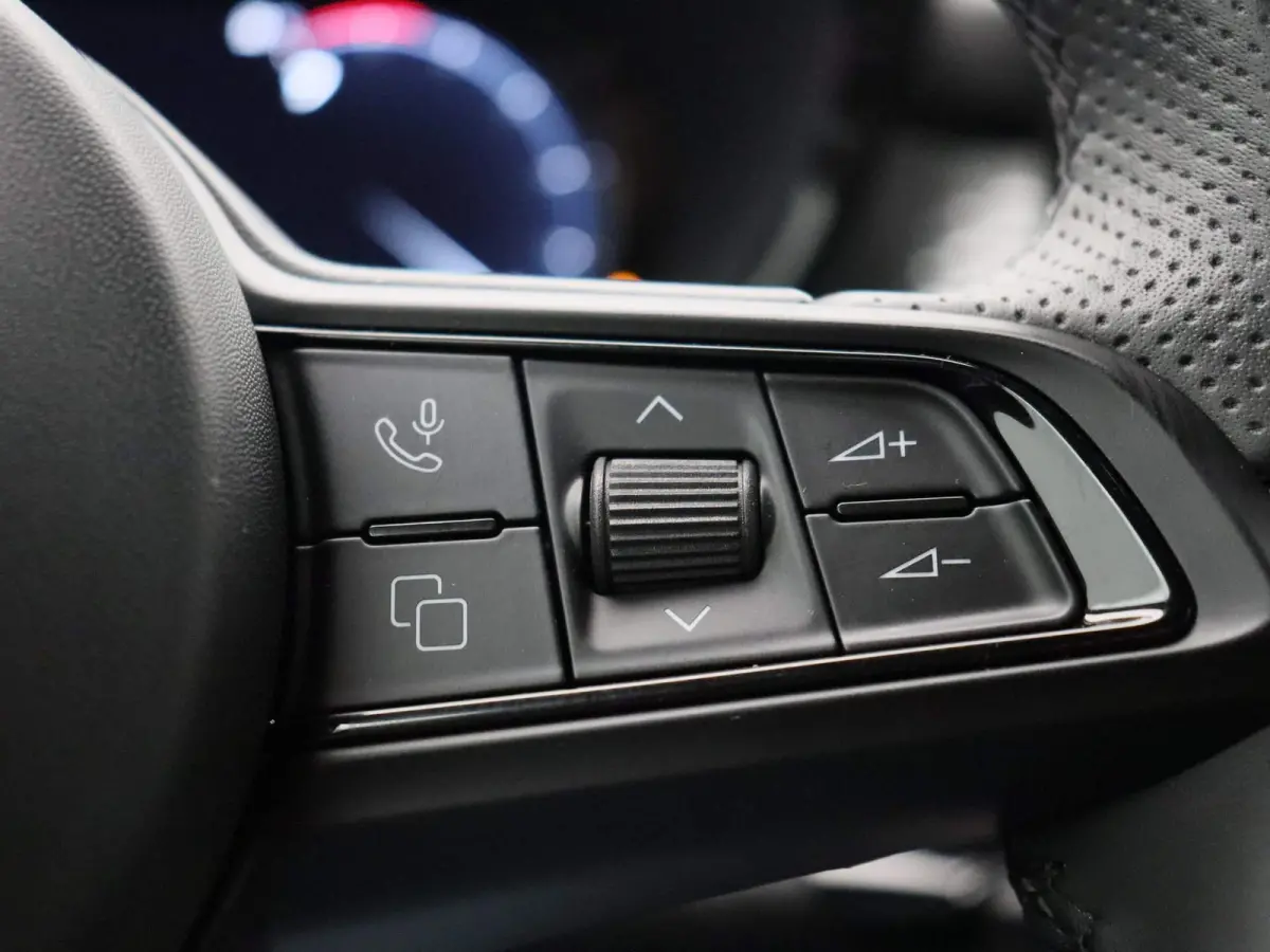1.5T Hybrid Sprint | ECC | Navigatie | Lichtmetalen velgen | Parkeersensoren | Apple carplay / Android auto