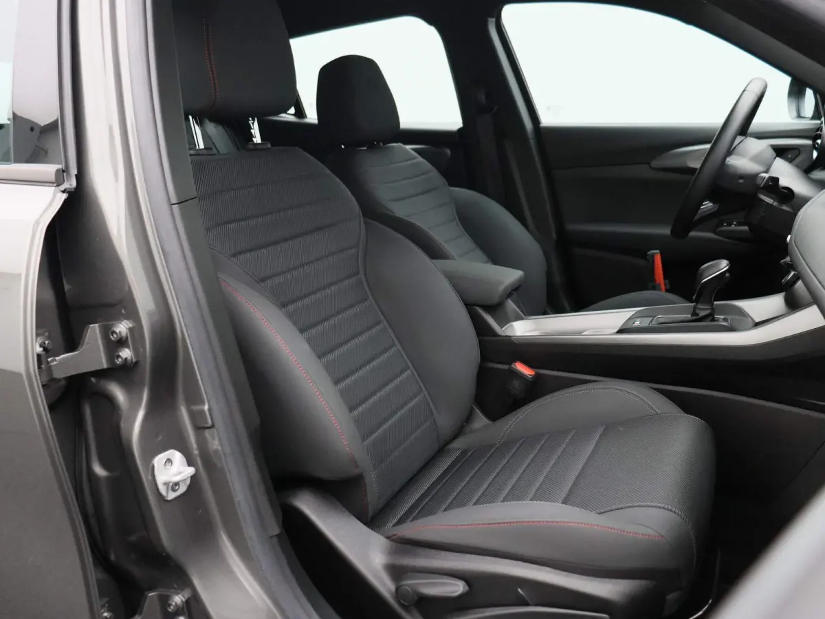 1.5T Hybrid Sprint | ECC | Navigatie | Lichtmetalen velgen | Parkeersensoren | Apple carplay / Android auto
