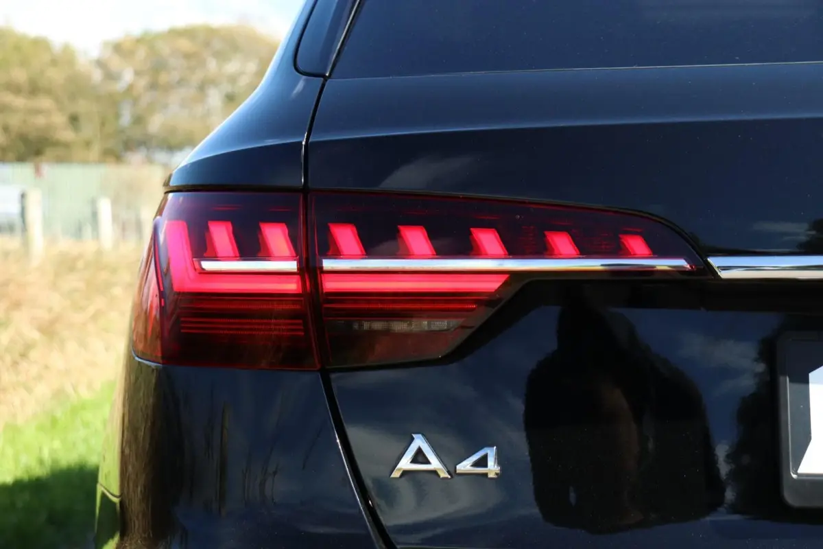 35 TFSI / 2.0 150PK / 3x S-Line / DAB / Pano / Matrix LED / Camera / Trekhaak / Navi / 18"!