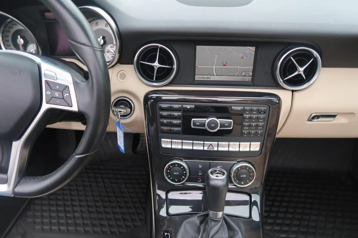200 Aut AMG NAVIGATIE|AIRSCARF|BLUETOOTH|AIRCO|LED|PDC|LEDER|GOED ONDERHOUDEN