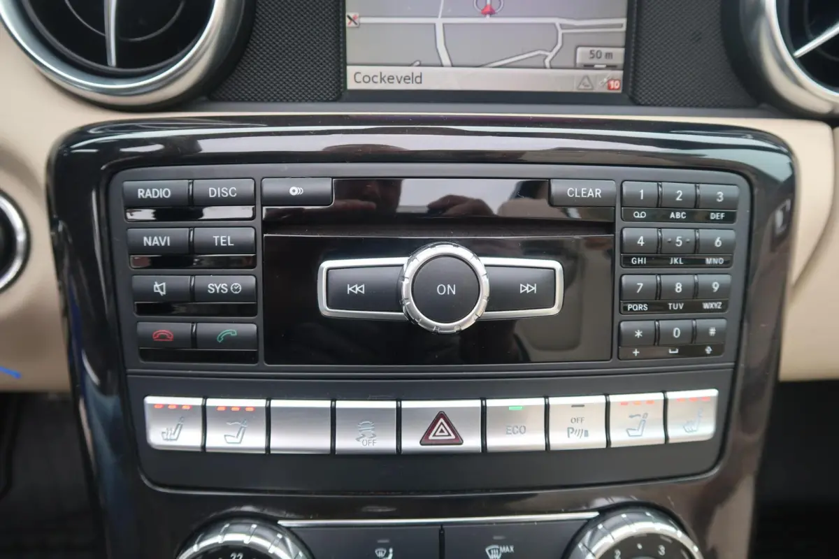 200 Aut AMG NAVIGATIE|AIRSCARF|BLUETOOTH|AIRCO|LED|PDC|LEDER|GOED ONDERHOUDEN