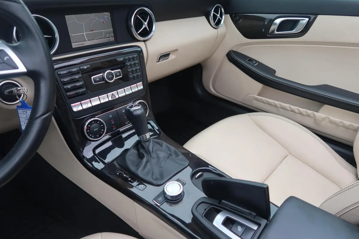 200 Aut AMG NAVIGATIE|AIRSCARF|BLUETOOTH|AIRCO|LED|PDC|LEDER|GOED ONDERHOUDEN