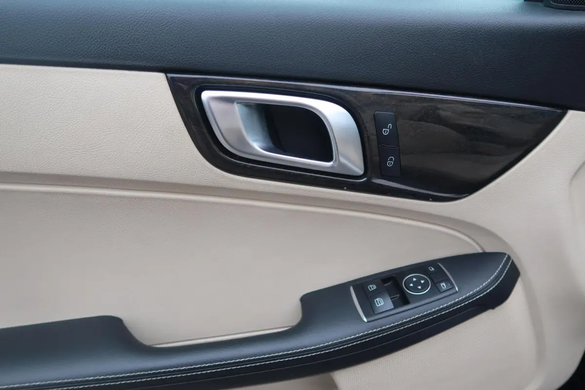 200 Aut AMG NAVIGATIE|AIRSCARF|BLUETOOTH|AIRCO|LED|PDC|LEDER|GOED ONDERHOUDEN