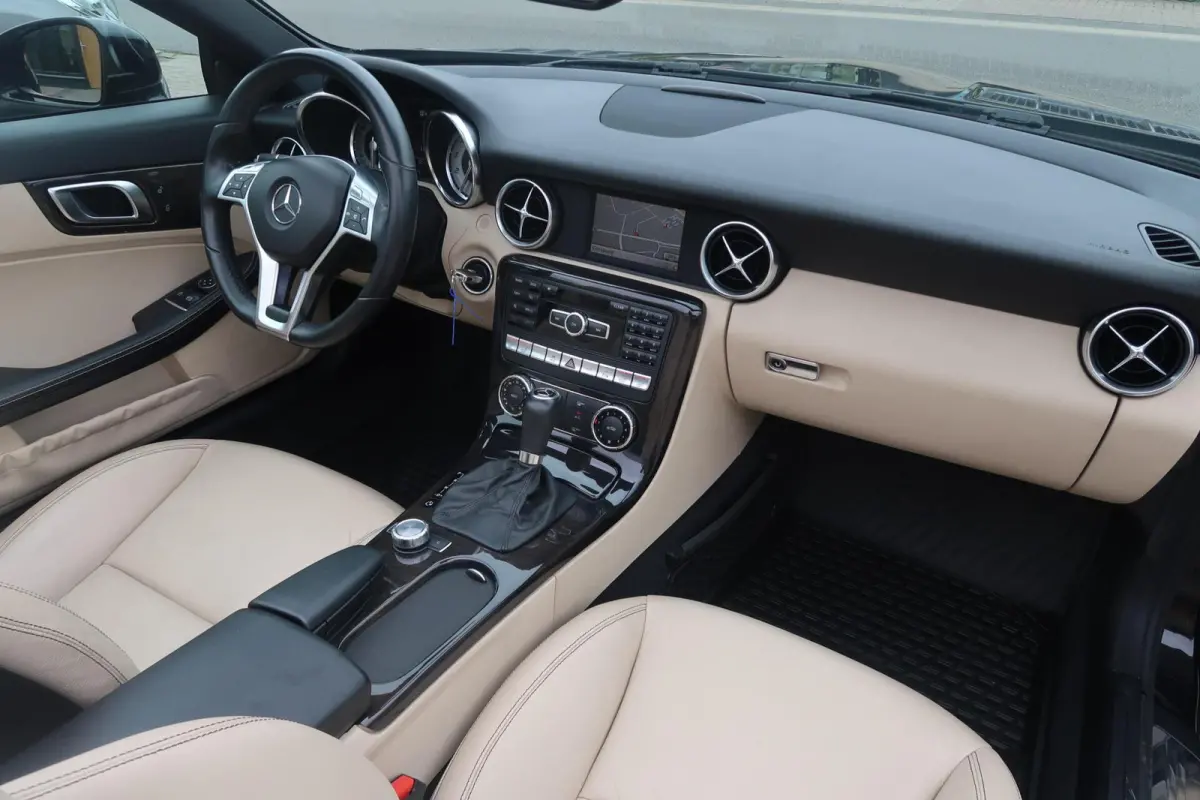 200 Aut AMG NAVIGATIE|AIRSCARF|BLUETOOTH|AIRCO|LED|PDC|LEDER|GOED ONDERHOUDEN