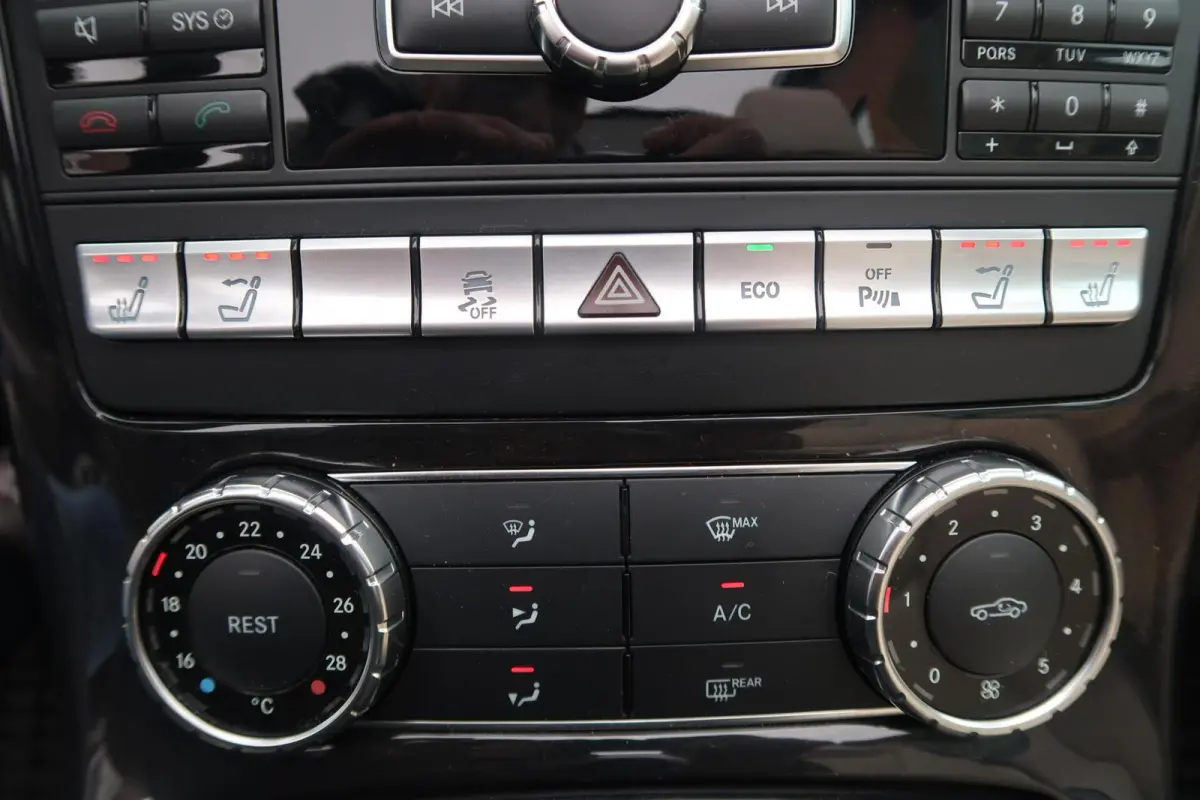 200 Aut AMG NAVIGATIE|AIRSCARF|BLUETOOTH|AIRCO|LED|PDC|LEDER|GOED ONDERHOUDEN