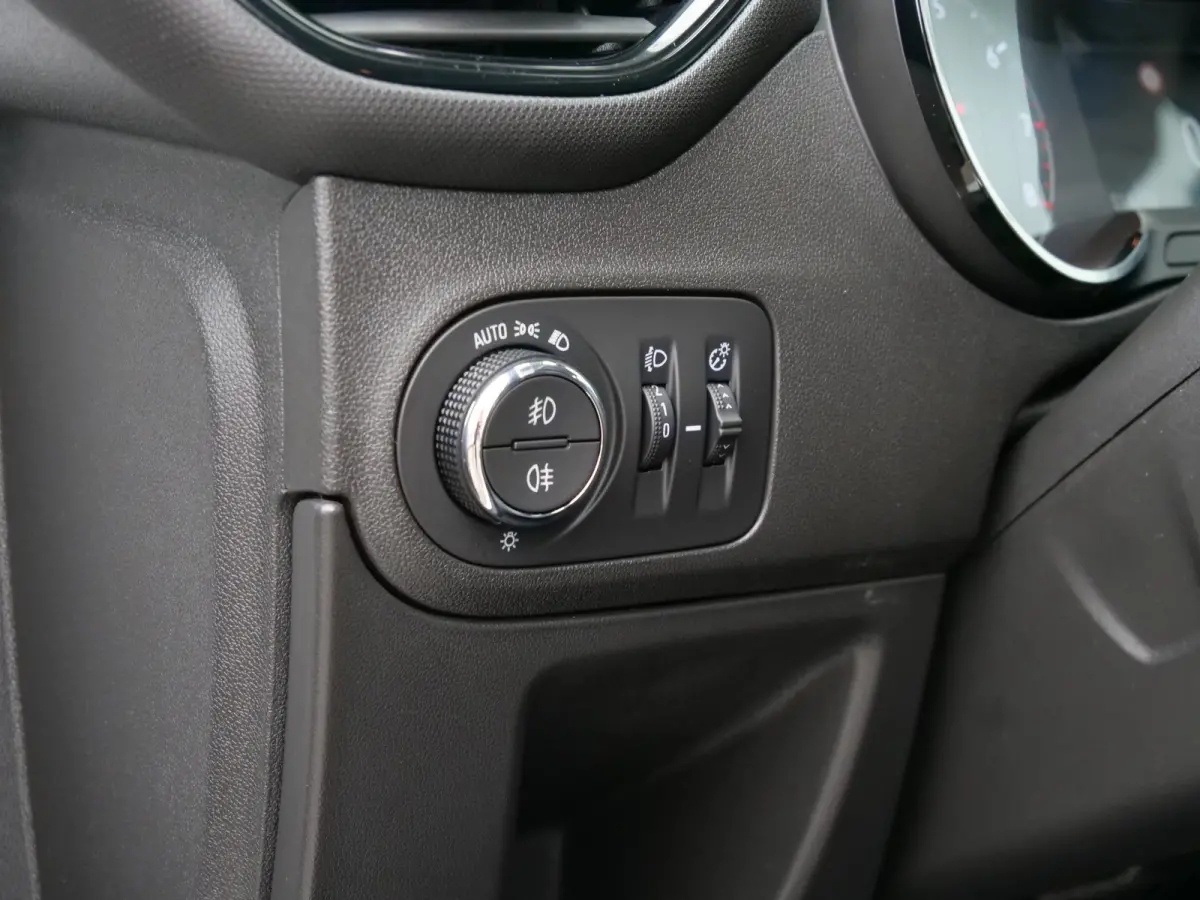 1.2 Turbo 110pk Elegance Navigatie / LED / Camera