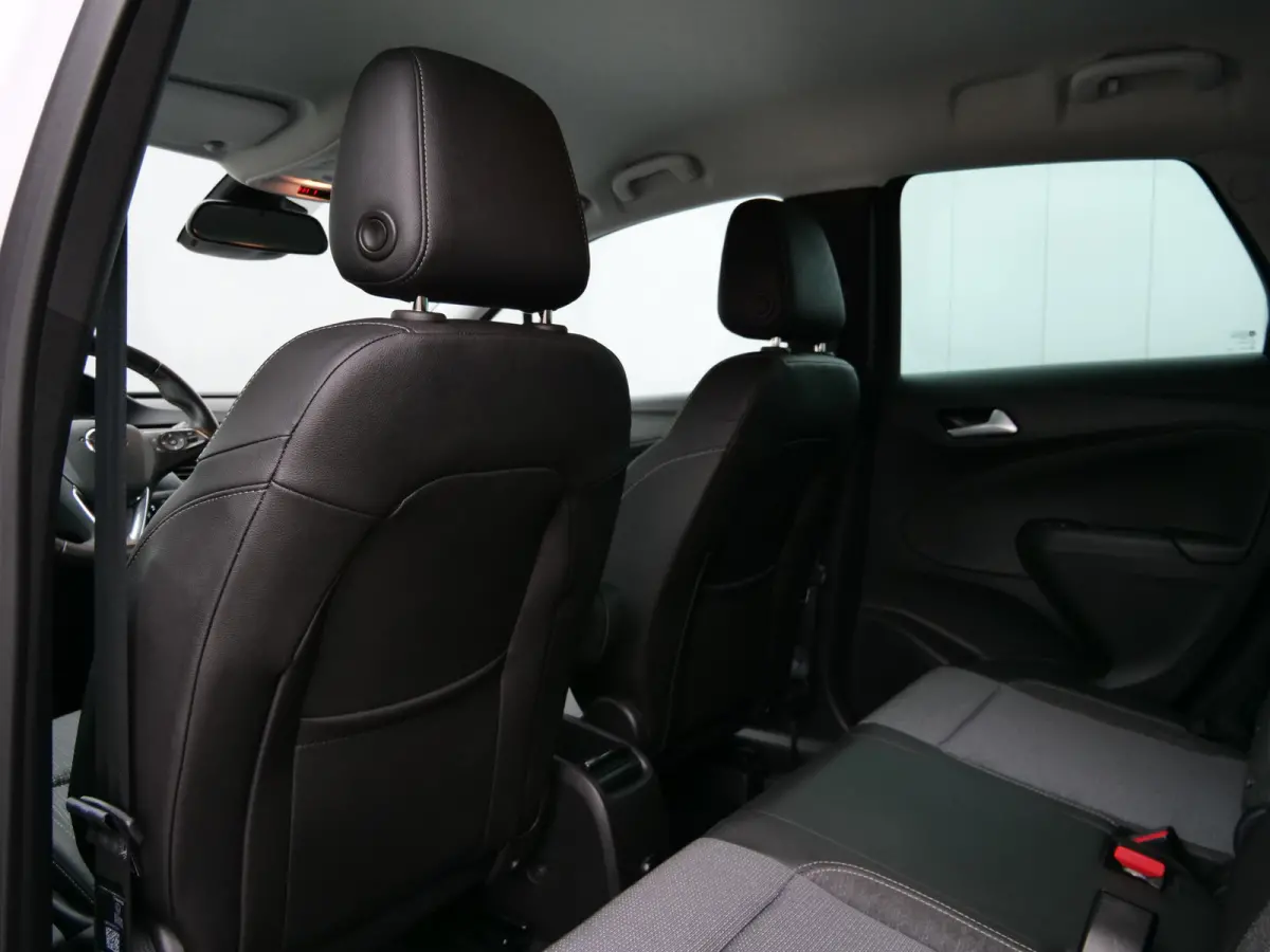 1.2 Turbo 110pk Elegance Navigatie / LED / Camera