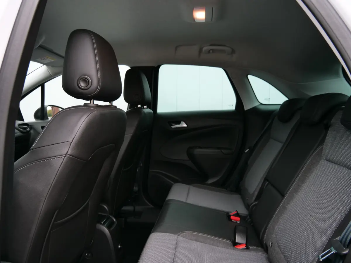 1.2 Turbo 110pk Elegance Navigatie / LED / Camera