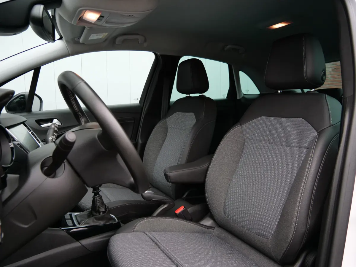 1.2 Turbo 110pk Elegance Navigatie / LED / Camera