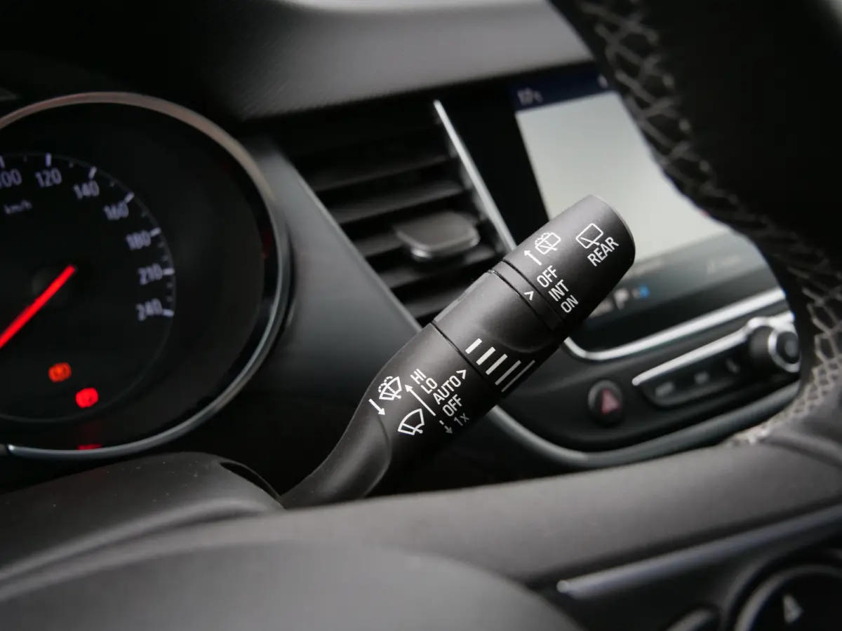 1.2 Turbo 110pk Elegance Navigatie / LED / Camera