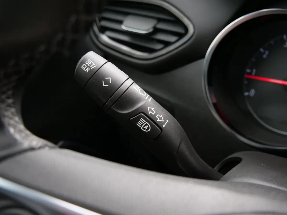 1.2 Turbo 110pk Elegance Navigatie / LED / Camera