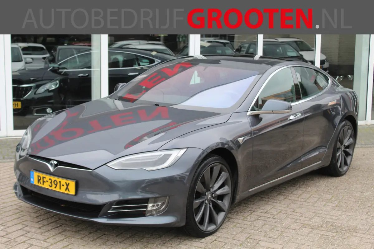 100D