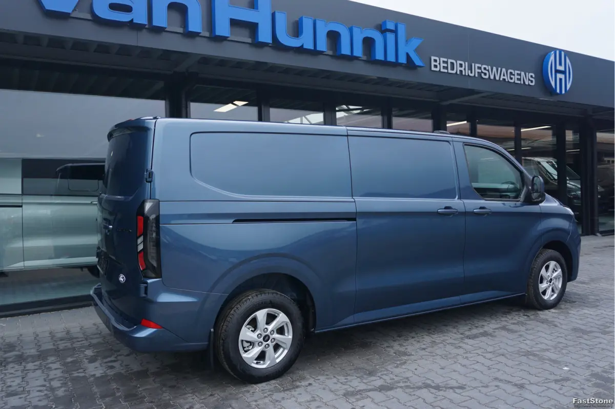 300L 136PK Limited BPM VRIJ!! Navi, Cam, Adap. Cruise, 16" LM!! NR. A224